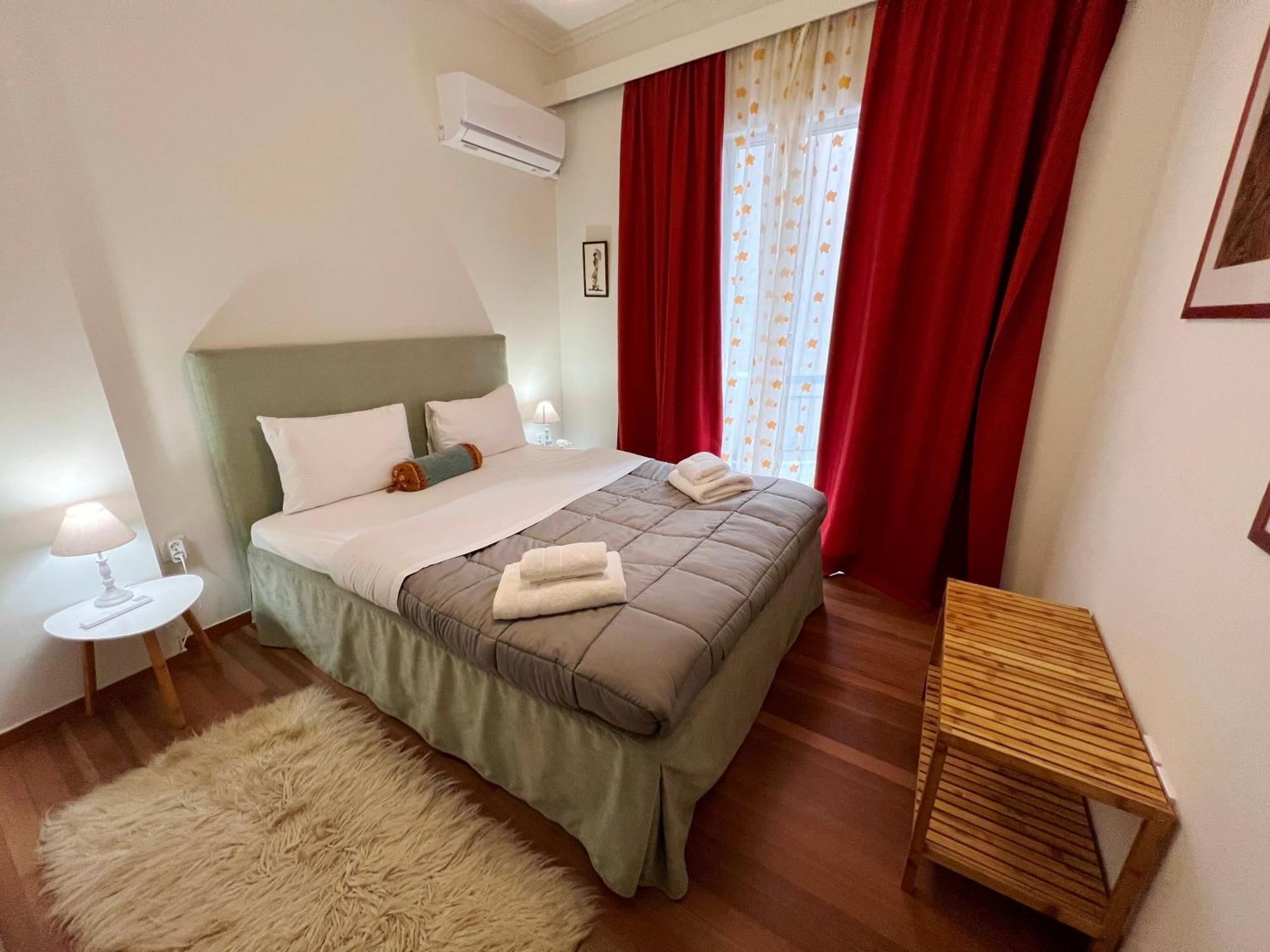 A Stroll To The Acropolis - By Athenian Homes Athens